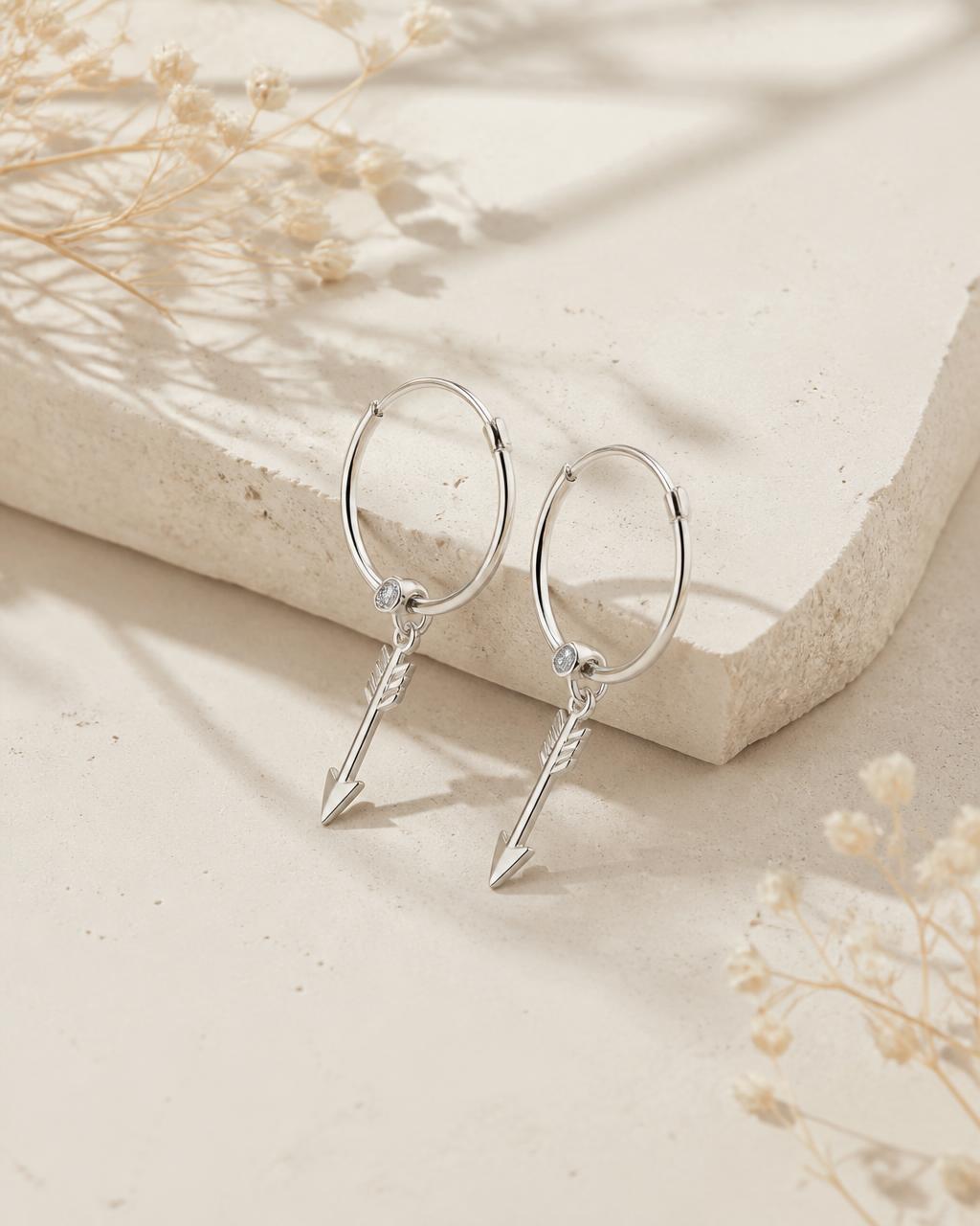 Arrow Hoops — 925 Silber rhodiniert