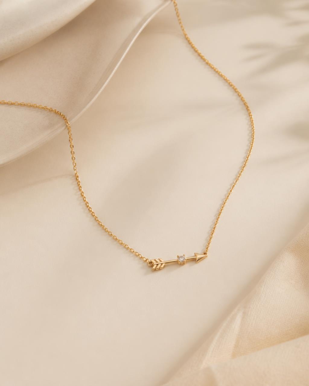 Arrow Pendant — 925 Silber vergoldet · Zirkonia